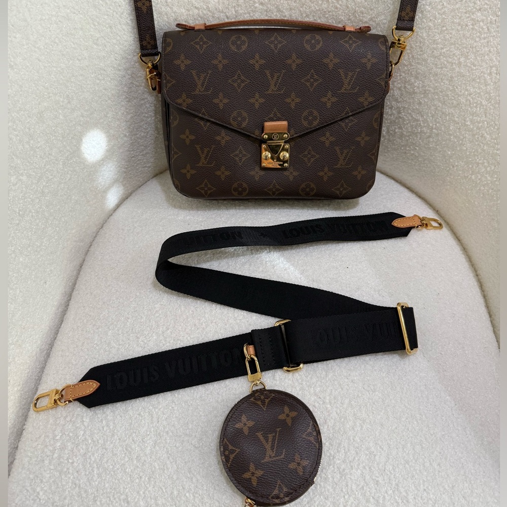 Louis Vuitton Pochette Métis Crossbody Bag With LV Jacquard Black Strap